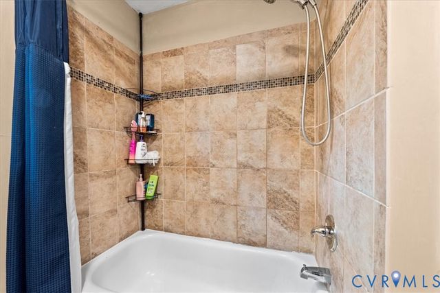 806 Lakewater Dr, Henrico, VA 23229