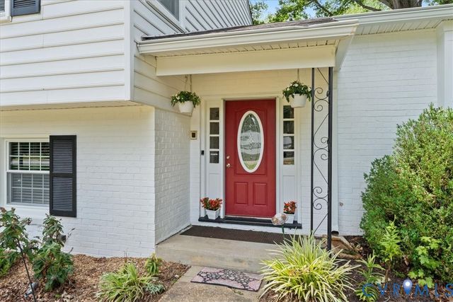 806 Lakewater Dr, Henrico, VA 23229