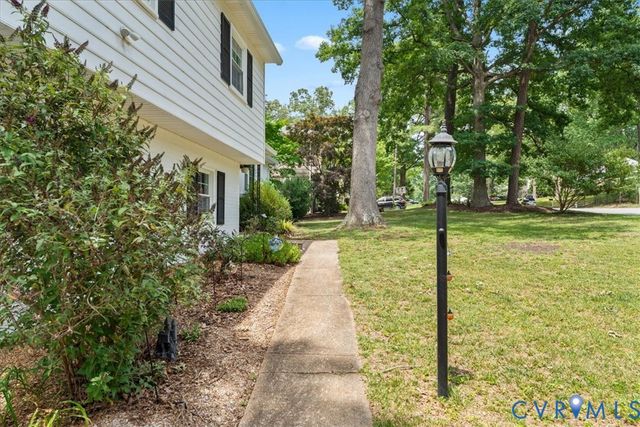 806 Lakewater Dr, Henrico, VA 23229
