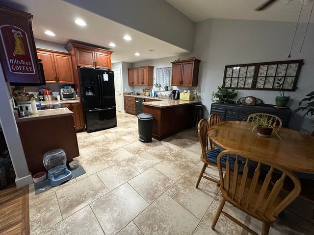 384 Tate Rd, Ridgedale, MO 65739