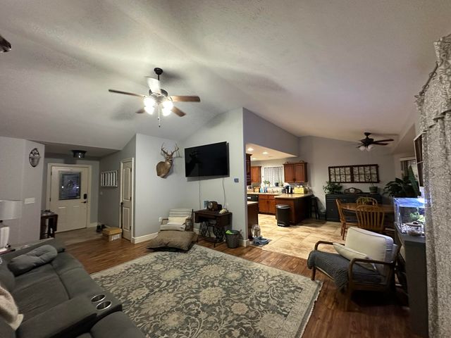 384 Tate Rd, Ridgedale, MO 65739