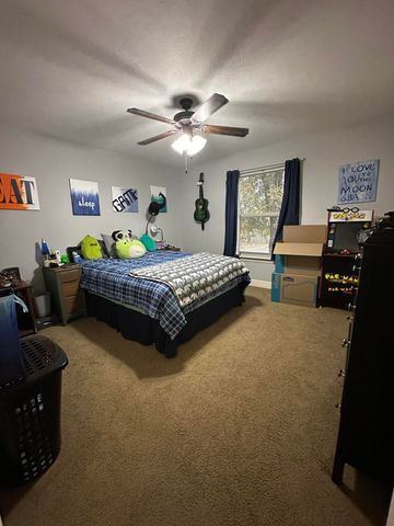 384 Tate Rd, Ridgedale, MO 65739