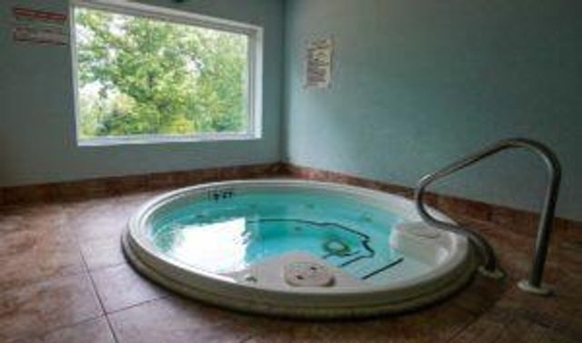 384 Tate Rd, Ridgedale, MO 65739