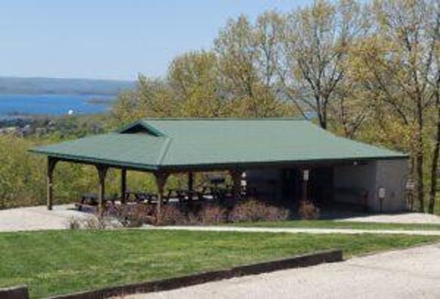 384 Tate Rd, Ridgedale, MO 65739