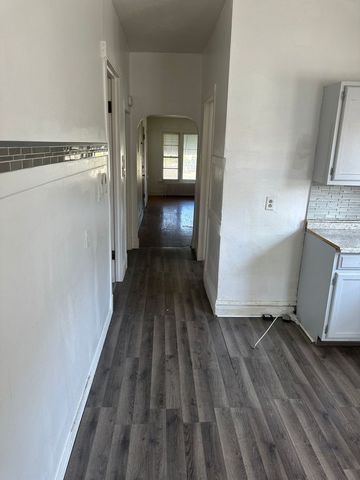 9220 S King Drive, Chicago, IL 60619