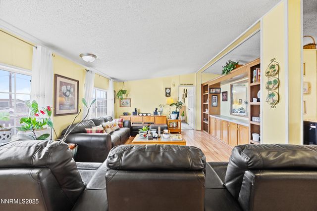 5225 Deodar Street, Silver Springs, NV 89429