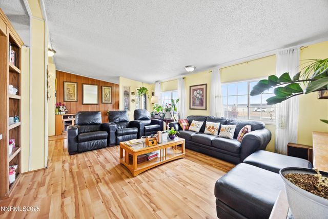 5225 Deodar Street, Silver Springs, NV 89429