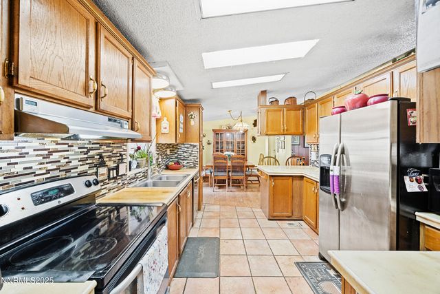 5225 Deodar Street, Silver Springs, NV 89429