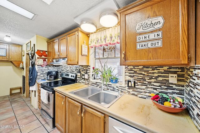 5225 Deodar Street, Silver Springs, NV 89429