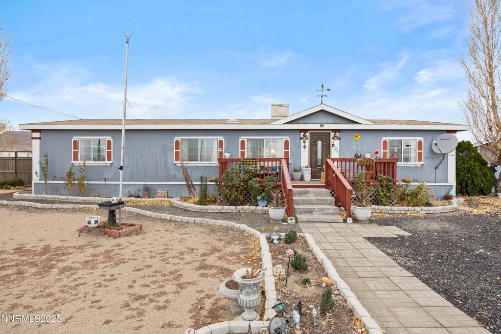 5225 Deodar Street, Silver Springs, NV 89429