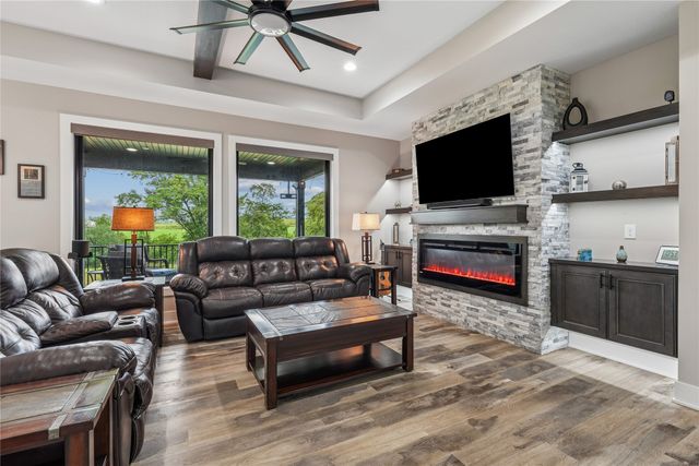 1050 Harrington Way, Waukee, IA 50263