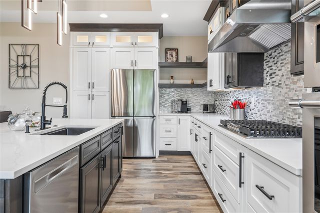 1050 Harrington Way, Waukee, IA 50263