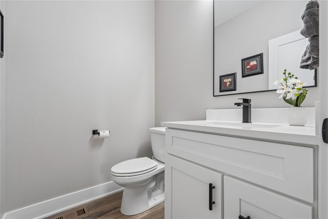 1050 Harrington Way, Waukee, IA 50263