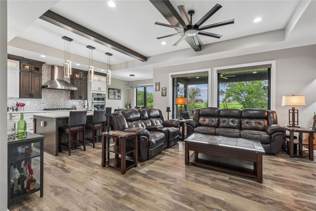 1050 Harrington Way, Waukee, IA 50263