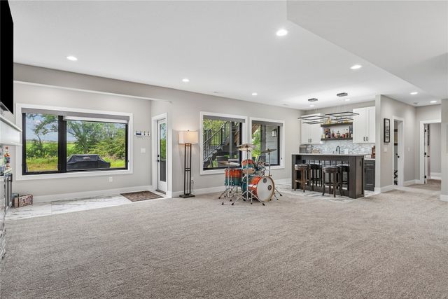 1050 Harrington Way, Waukee, IA 50263