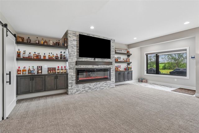 1050 Harrington Way, Waukee, IA 50263