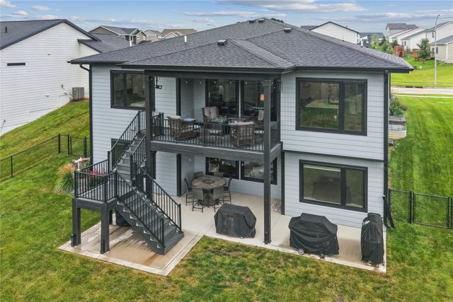 1050 Harrington Way, Waukee, IA 50263
