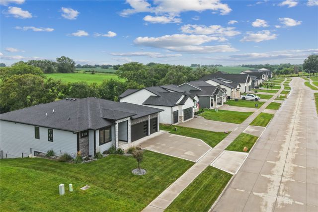 1050 Harrington Way, Waukee, IA 50263