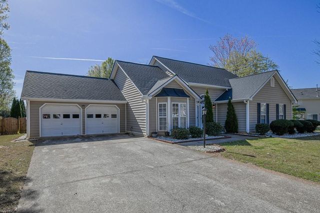 377 Dunagan Chase Drive, Lawrenceville, GA 30045