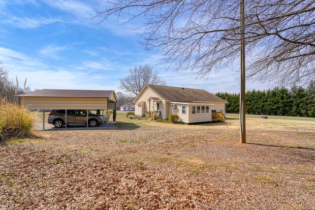 750 Goodjoin Road, Campobello, SC 29322