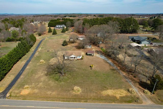 750 Goodjoin Road, Campobello, SC 29322