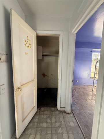 426 Krueger Street, Dallas, TX 75224