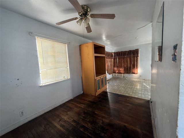 426 Krueger Street, Dallas, TX 75224