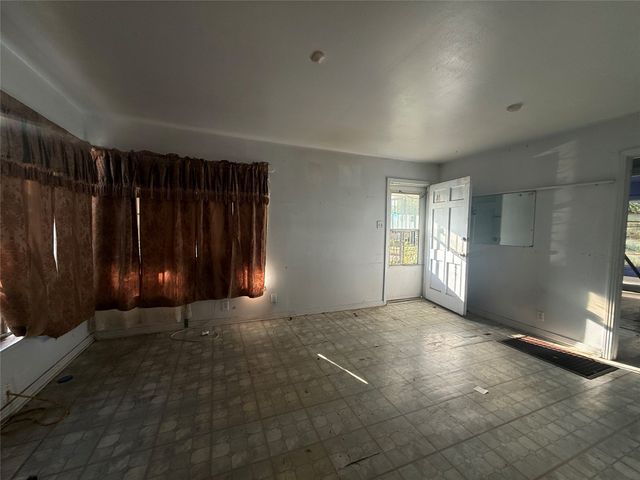 426 Krueger Street, Dallas, TX 75224