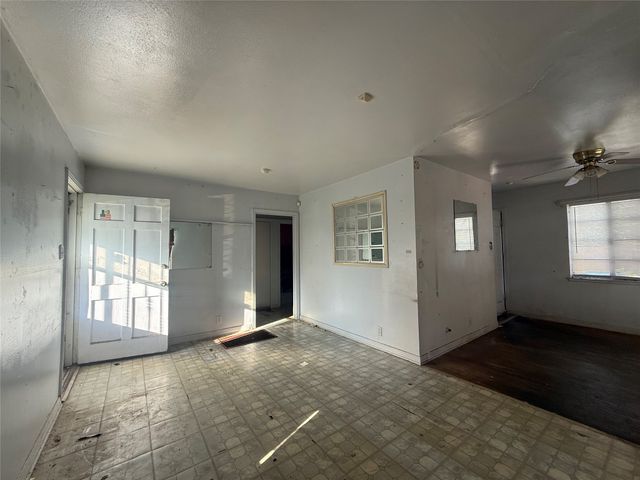 426 Krueger Street, Dallas, TX 75224