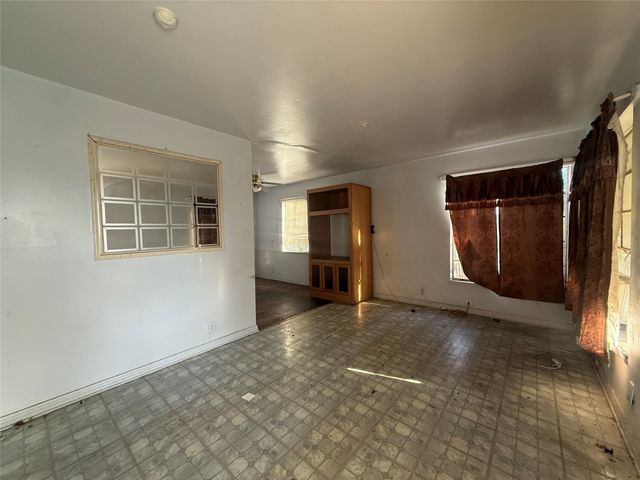 426 Krueger Street, Dallas, TX 75224