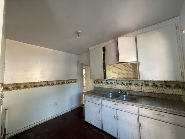 426 Krueger Street, Dallas, TX 75224