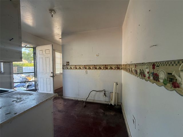 426 Krueger Street, Dallas, TX 75224