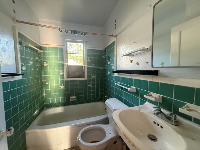 426 Krueger Street, Dallas, TX 75224