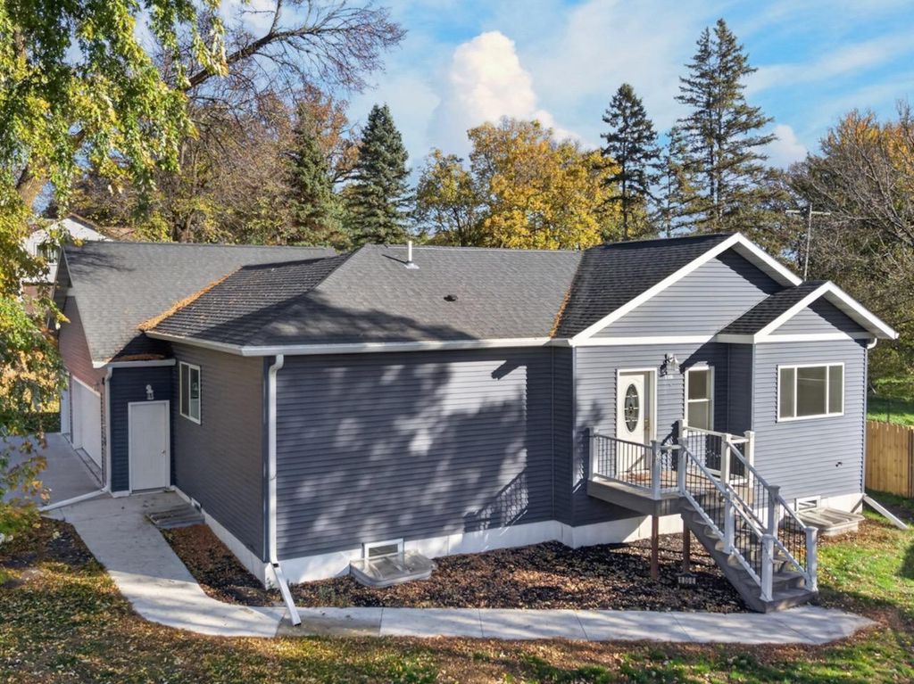 1105 E Mount Faith Avenue, Fergus Falls, MN 56537 — exterior