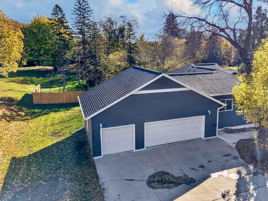 1105 E Mount Faith Avenue, Fergus Falls, MN 56537 — photo 2