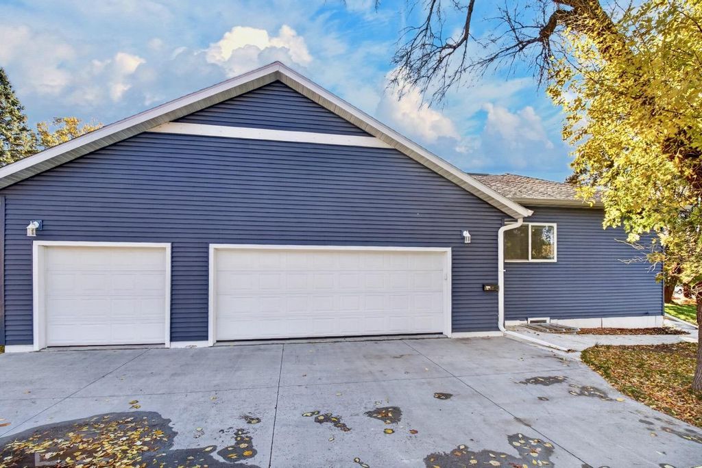 1105 E Mount Faith Avenue, Fergus Falls, MN 56537 — photo 3
