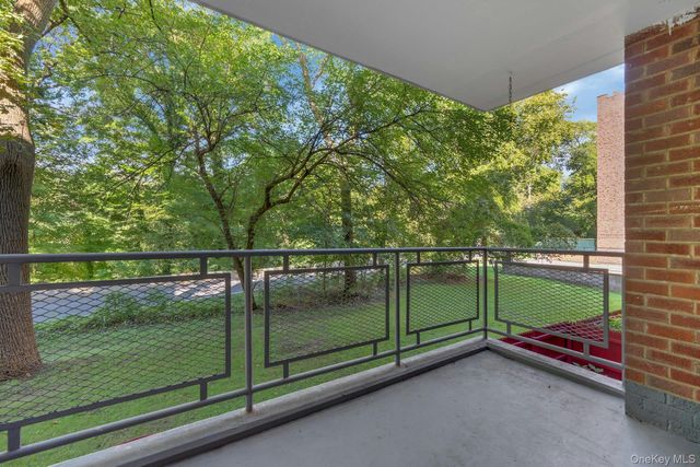 281 Garth Road C2H, Scarsdale, NY 10583