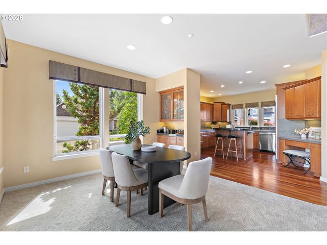 3088 N HOLLADAY Dr, Cornelius, OR 97113