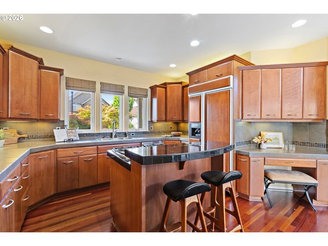 3088 N HOLLADAY Dr, Cornelius, OR 97113