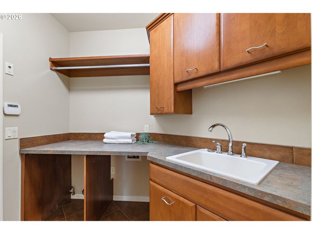 3088 N HOLLADAY Dr, Cornelius, OR 97113