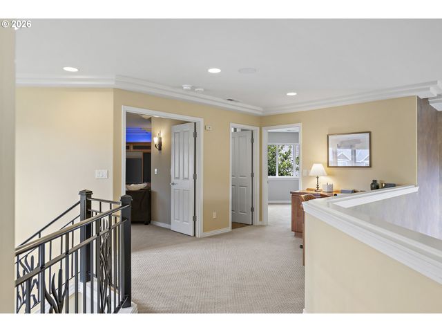 3088 N HOLLADAY Dr, Cornelius, OR 97113