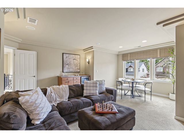 3088 N HOLLADAY Dr, Cornelius, OR 97113