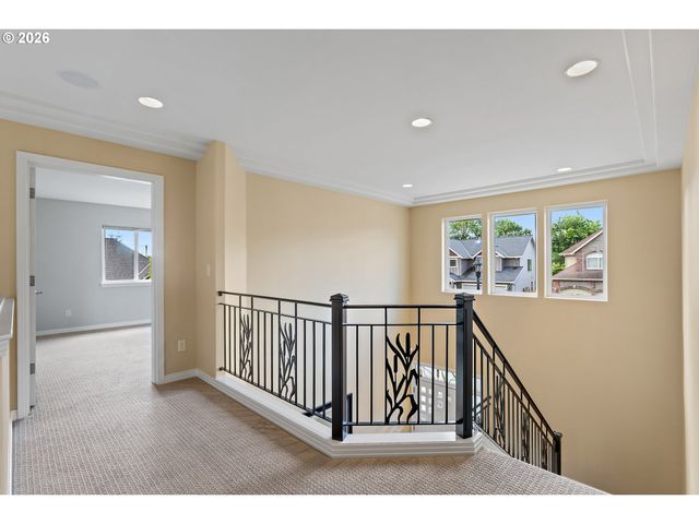 3088 N HOLLADAY Dr, Cornelius, OR 97113