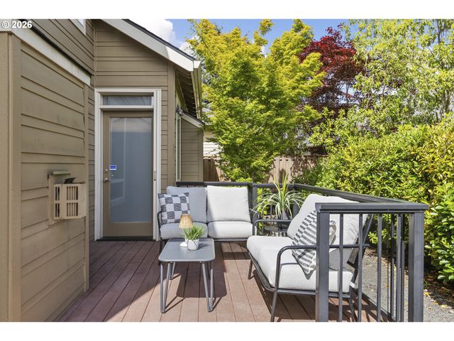 3088 N HOLLADAY Dr, Cornelius, OR 97113