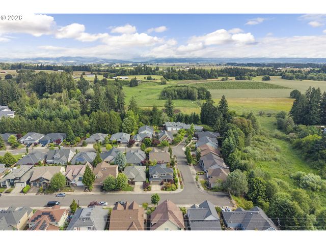 3088 N HOLLADAY Dr, Cornelius, OR 97113