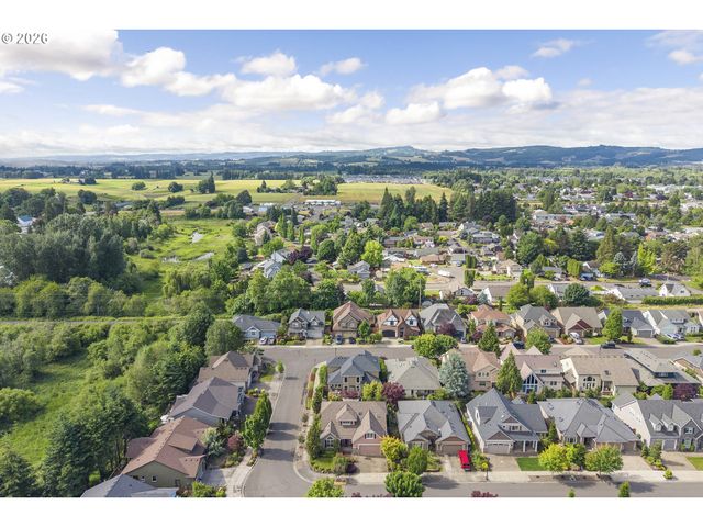 3088 N HOLLADAY Dr, Cornelius, OR 97113