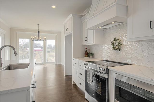 1027 Fir Lane, Liberty, MO 64068