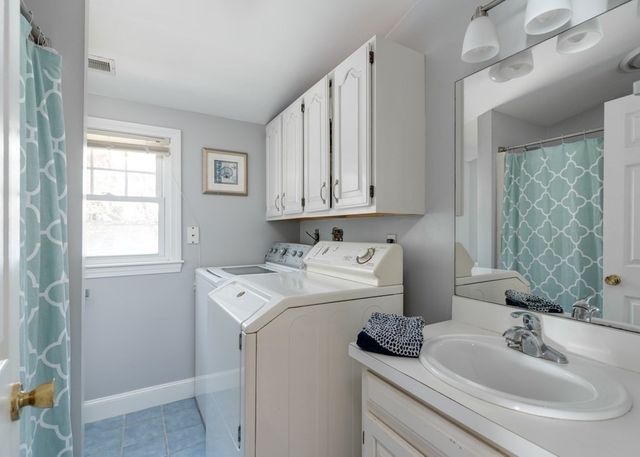 132 Grant St 132, Lexington, MA 02420