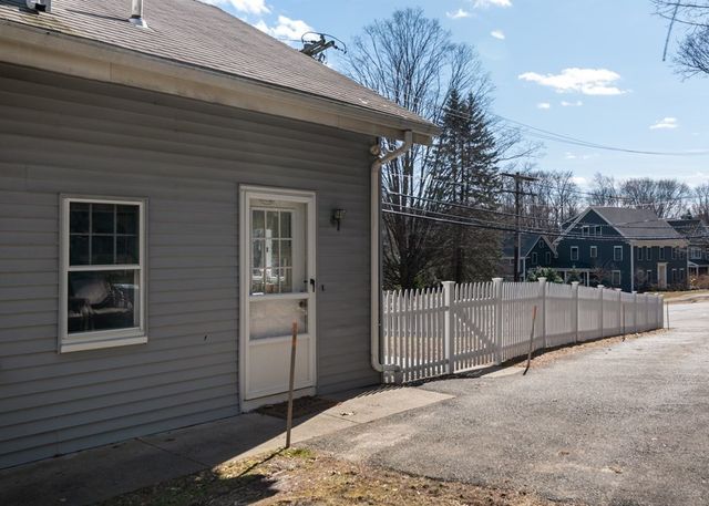 132 Grant St 132, Lexington, MA 02420