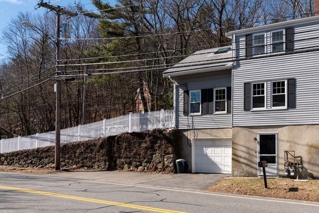 132 Grant St 132, Lexington, MA 02420